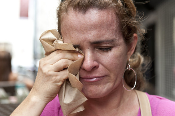 成熟的女人哭图片下载