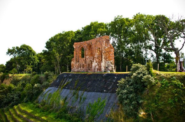 波兰Trzesacz教堂的废墟图片下载