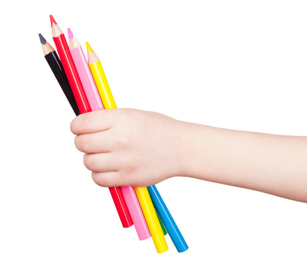 彩色铅笔在孩子手中孤立图片下载