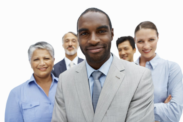 微笑的男性主管与业务团队图片下载