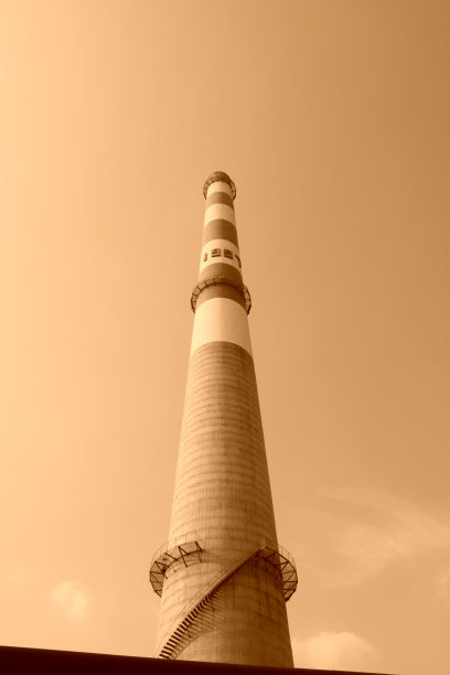 工业企业中的烟囱图片下载