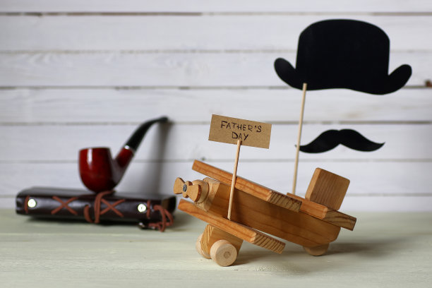 烟筒父亲节图片下载