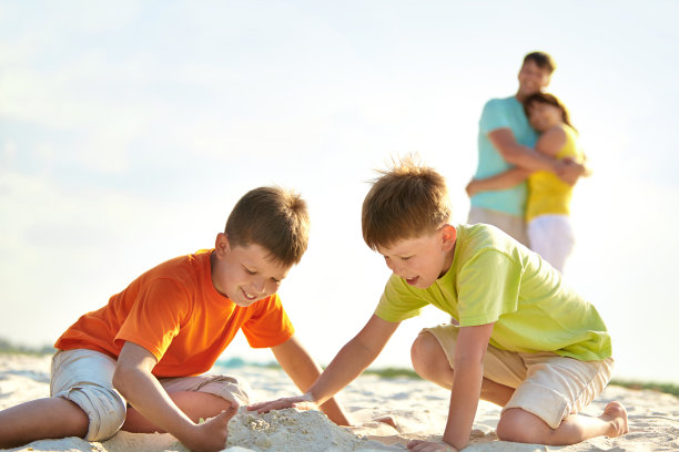 快乐的兄弟图片下载