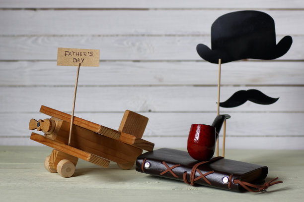 烟筒父亲节图片下载