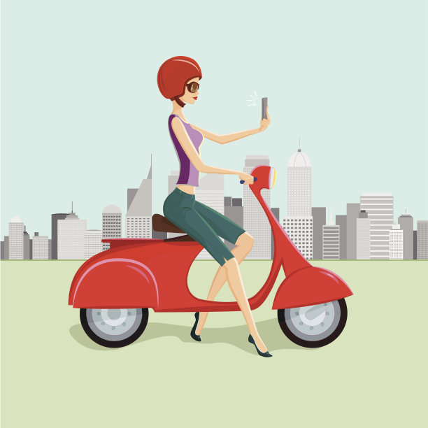 可爱的女人在红色摩托车上自拍图片下载