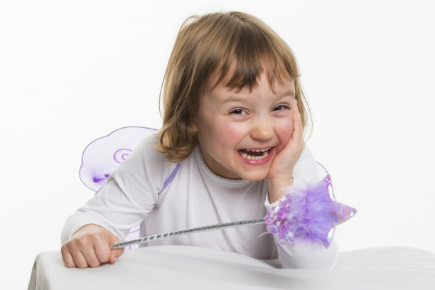 Smililng小女孩图片下载