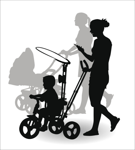 母亲带着孩子走路图片下载