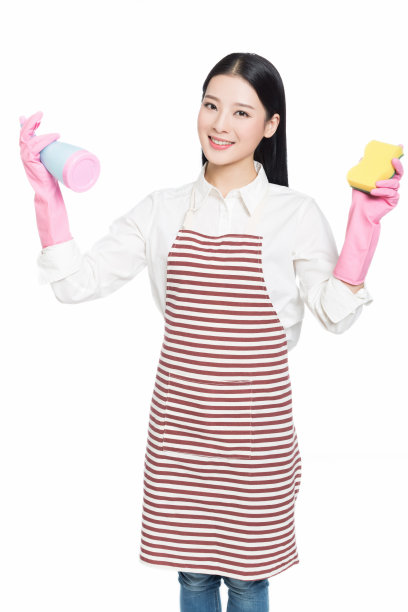 年轻女子在白色上清洗图片下载