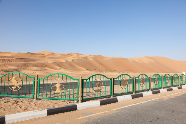 利瓦绿洲的莫里布沙丘图片下载