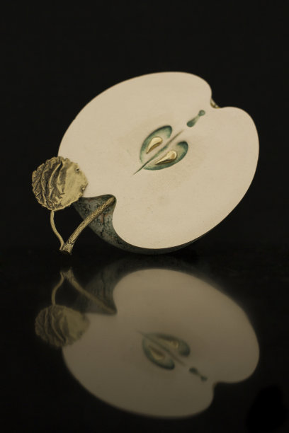 苹果雕塑家图片下载