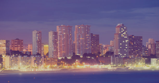 benidorm城市晚上图片下载