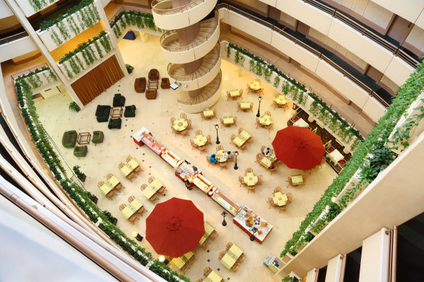 故事发生在大型酒店，餐厅楼下图片下载