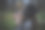 戴着帽子的女人用平板电脑自拍图片下载