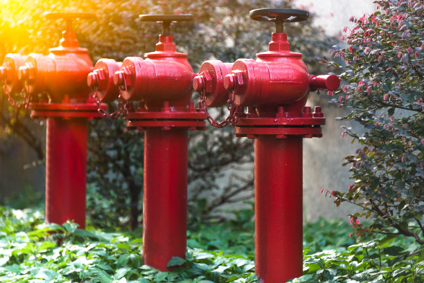 红色消防栓图片下载