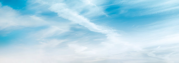 蓝色的天空中有柔软的白云图片下载