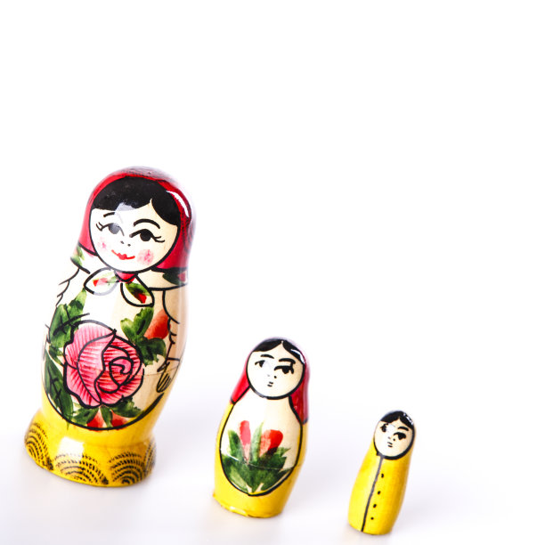 俄罗斯娃娃俄罗斯套娃孤立在白色背景上图片下载