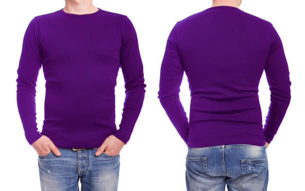 穿着紫色t恤的年轻人图片下载