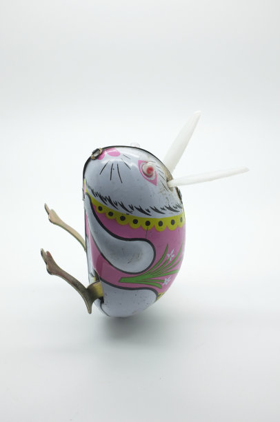 发条古董锡，锌玩具兔子图片下载