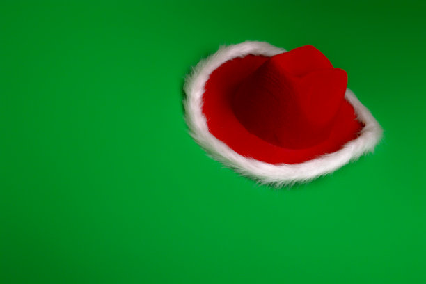 红色的帽子和白色的皮毛图片下载