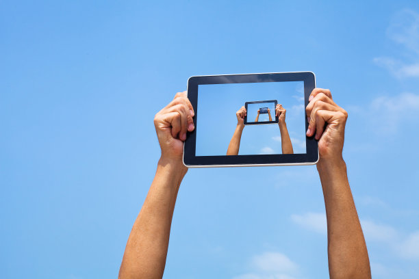 手拿着平板电脑图片下载