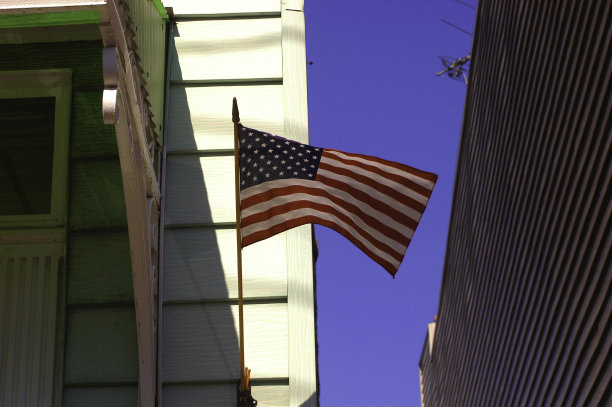 悬挂美国国旗图片下载