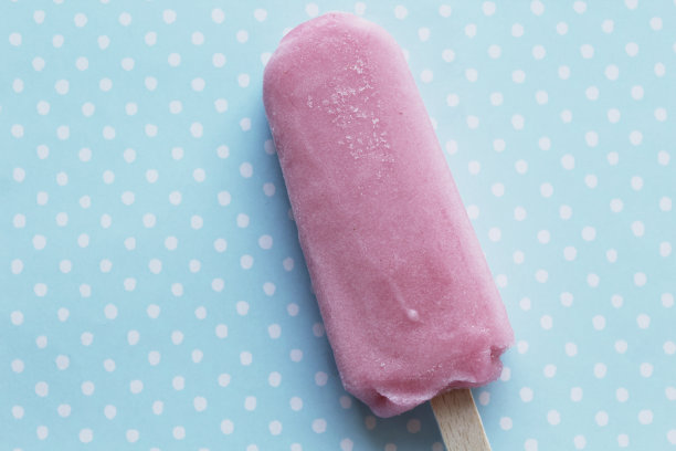 粉色的冰淇淋图片下载