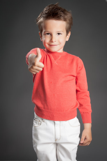 积极的男孩图片下载