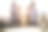 一群朋友在屋顶上互相敬酒图片下载