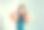特写肖像愤怒的年轻女子显示拳头即将打人或有神经原子崩溃孤立的黑色背景。人类的消极情绪，面部表情，感情，态度素材图片