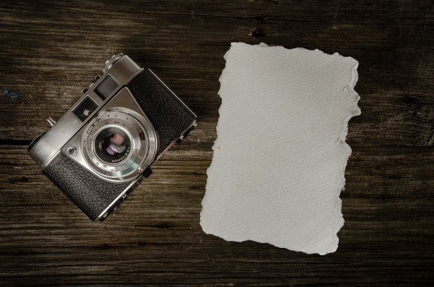 带有拷贝空间的老式模拟相机图片下载