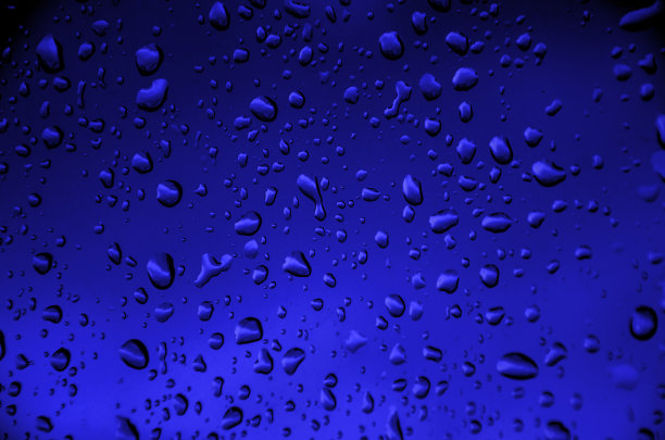 蓝色背景与水滴图片下载