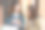 日本女孩在东京街头购物素材图片