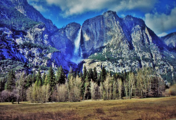 上约塞米蒂瀑布图片下载