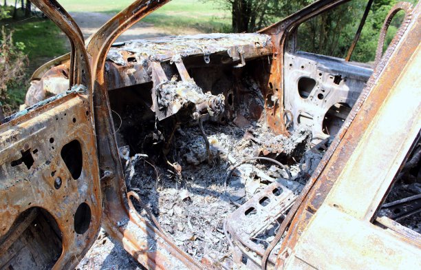 烧毁的汽车内部细节图片下载