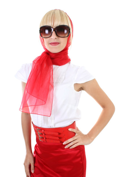 穿红色衣服戴眼镜的女士图片下载