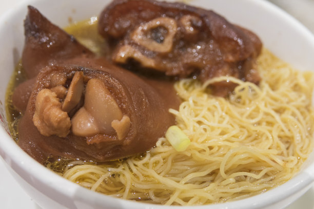 汤烧猪蹄面图片下载