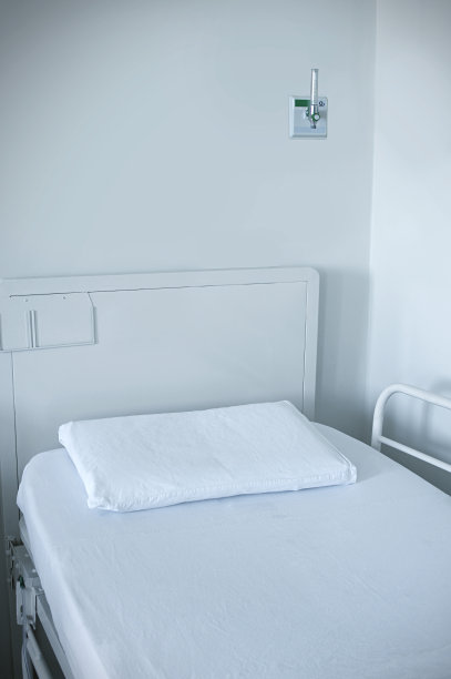 医院的病床上图片下载