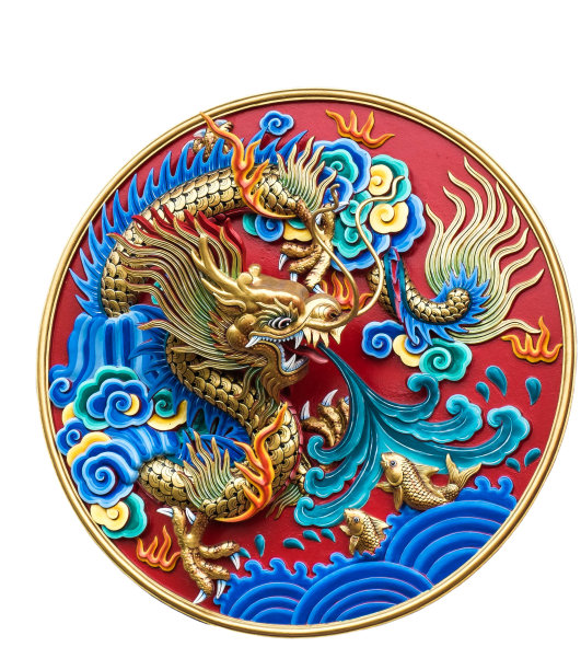 白色背景上的中国龙壁雕图片下载