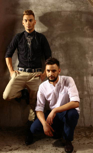 两个男人的肖像与发型图片下载