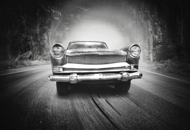 ，木路灯与旧车黑白图片下载