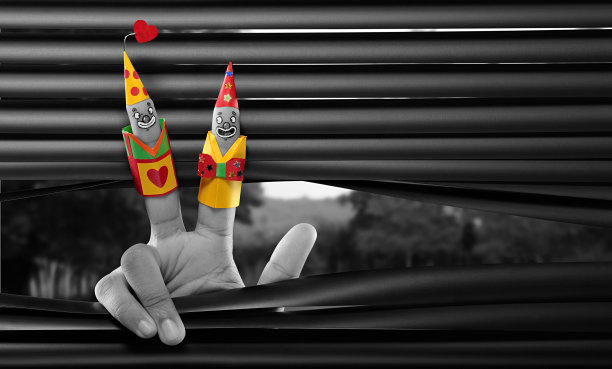 橱窗里的木偶图片下载