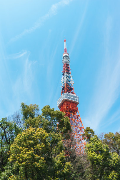 春天的天空和东京塔素材图片