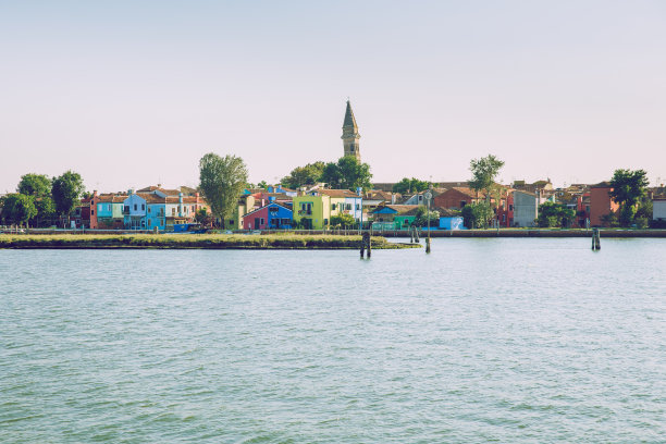 布拉诺，意大利，2016年，街景。古老的城市和船只。这是一张旅行照片，当我在城市里走的时候。图片下载