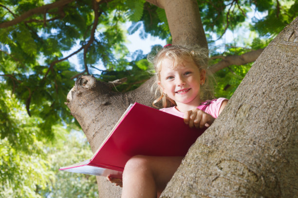 有趣的书图片下载
