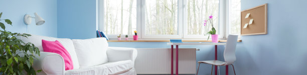 舒适的白色沙发图片下载