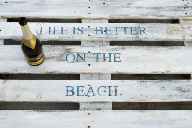 海滩上的生活更美好图片下载