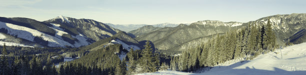 从乔波克山的贾斯纳度假区，斯洛伐克的全景图片下载