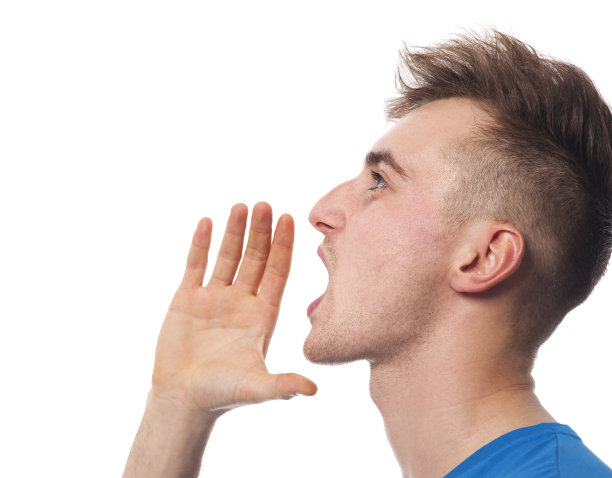 年轻英俊的男人在叫你图片下载