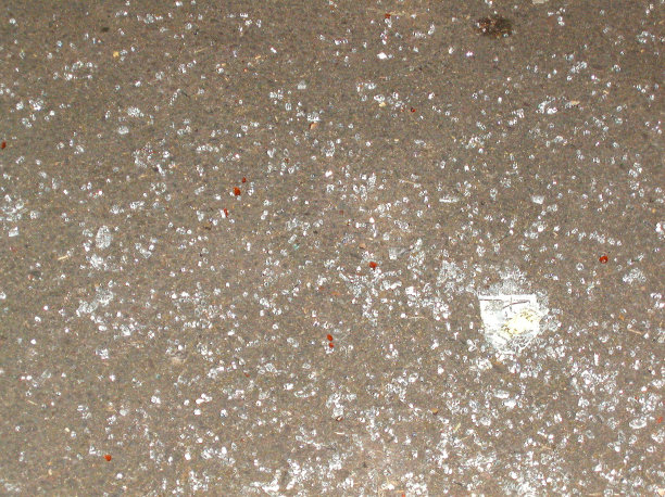 破碎的玻璃图片下载