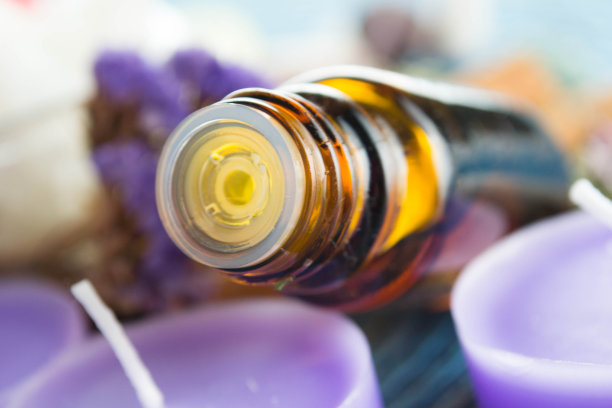 精油和薰衣草图片下载